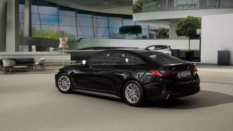 Neu BMW i4 Performance 250 kW (340 PS) 2026 Schwarz uni Limousine