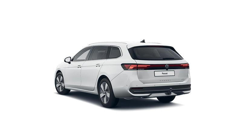 Gebraucht VW Passat IQ Drive 150 PS (110 kW) 2024 Pure white Kombi