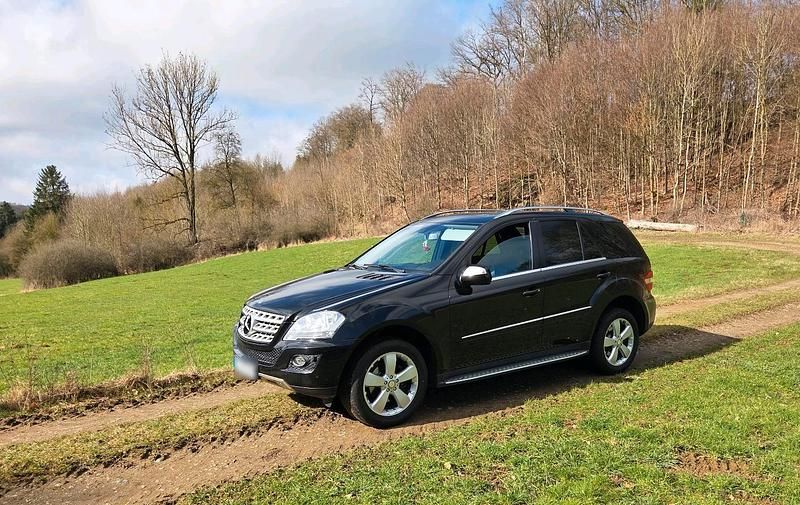Gebraucht Mercedes ML350 258 PS (189 kW) 2010 Schwarz SUV