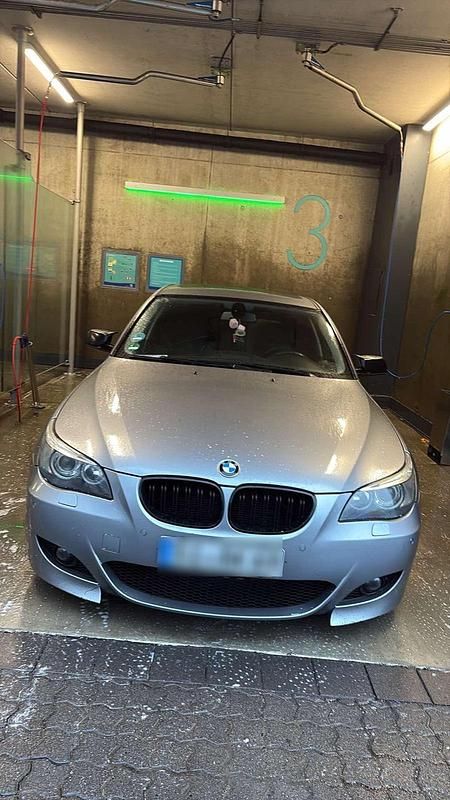 Gebraucht BMW 530 305 PS (224 kW) 2006 Grau Kombi