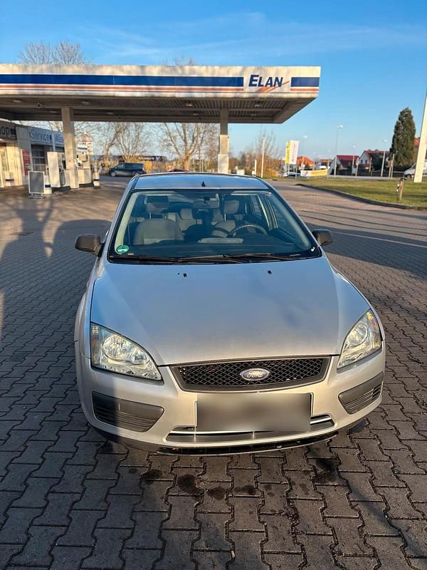 Gebraucht Ford Focus 101 PS (74 kW) 2006 Grau Kombi