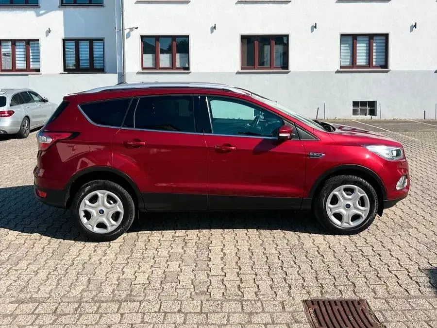 Gebraucht Ford Kuga Cool & Connect 150 PS (110 kW) 2019 Rot SUV
