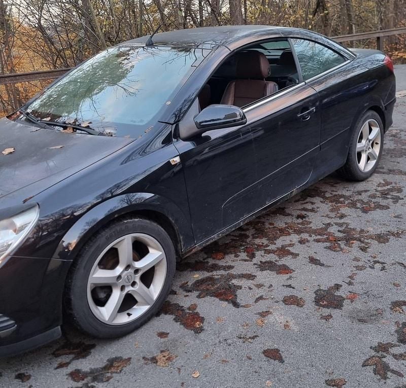 Gebraucht Opel Astra Cabriolet 140 PS (102 kW) 2007 Schwarz Cabrio