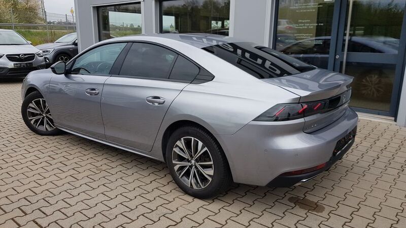 Gebraucht Peugeot 508 Allure 131 PS (96 kW) 2022 Schwarz Limousine