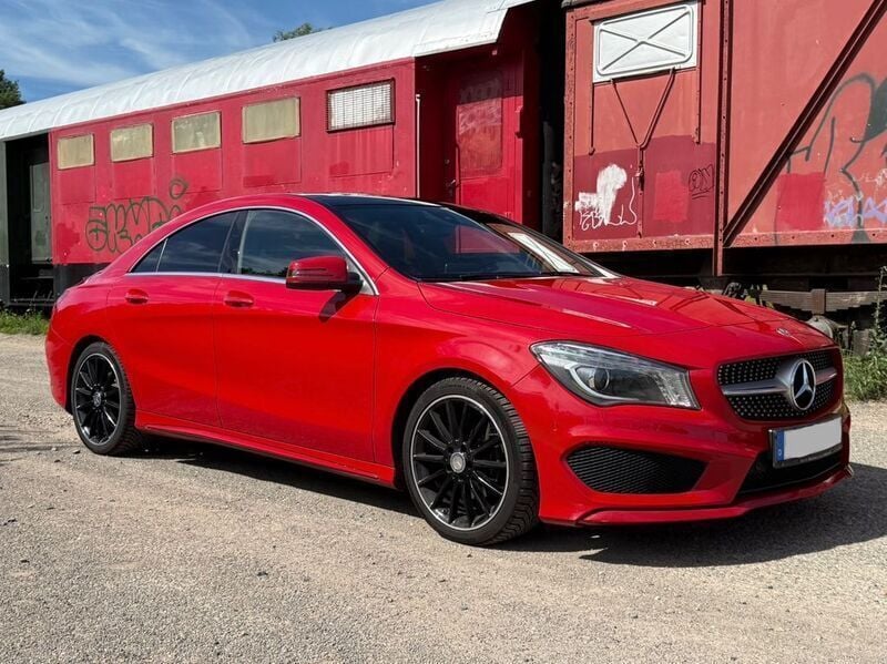 Rot Gebraucht 2015 Mercedes CLA180 AMG line Limousine | 15.500 € (Fairer Preis) - Bild 1/4