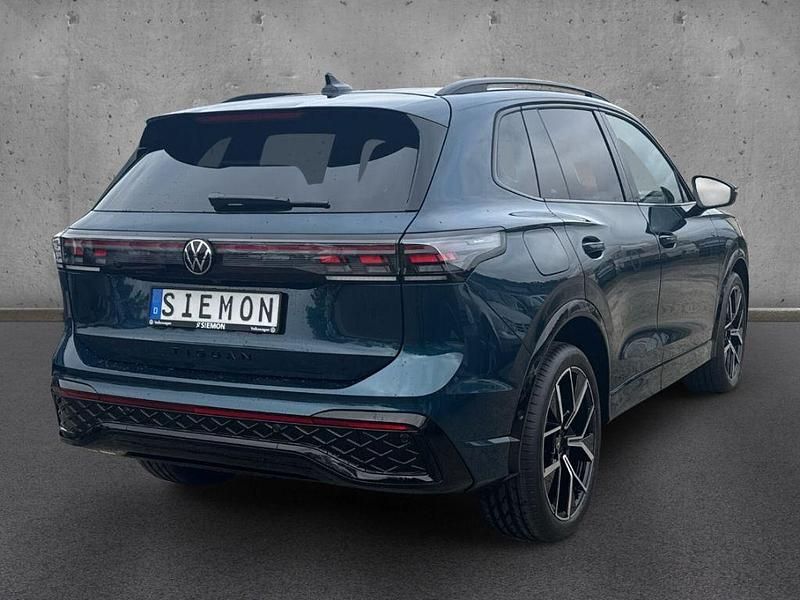 Neu VW Tiguan R-line 150 PS (110 kW) 2025 Blau SUV