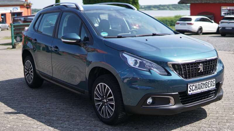 Grün Gebraucht 2019 Peugeot 2008 Active+ SUV | 7.499 € - Bild 1/4
