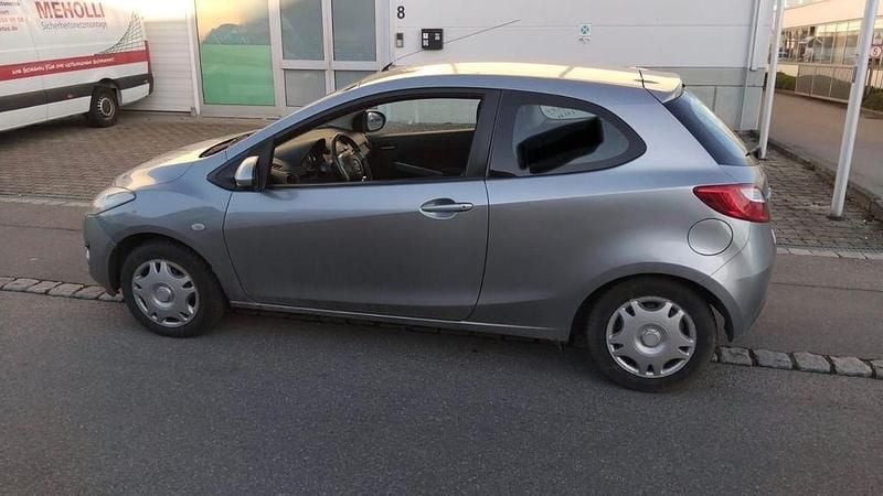 Gebraucht Mazda 2 Active 84 PS (61 kW) 2011 Silber Kleinwagen