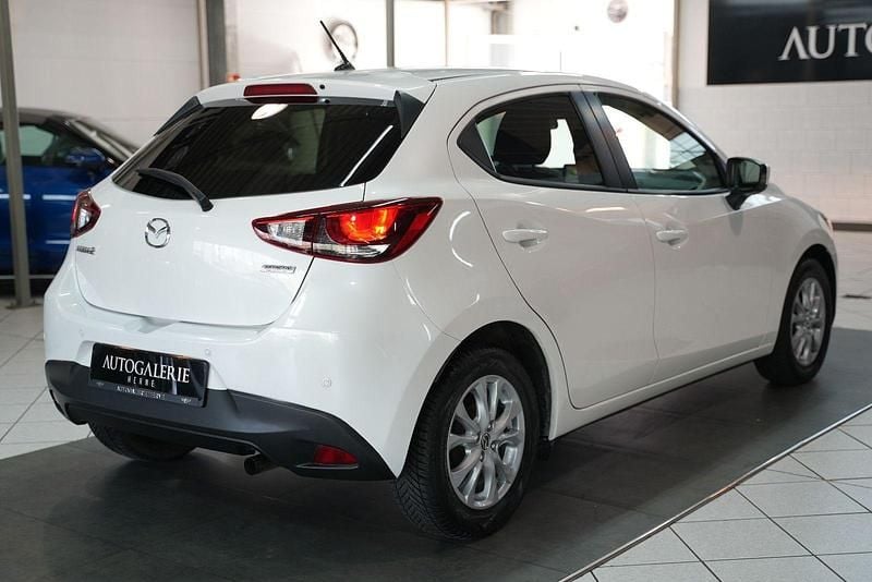 Gebraucht Mazda 2 Exclusive-Line 105 PS (77 kW) 2016 Weiß Kleinwagen