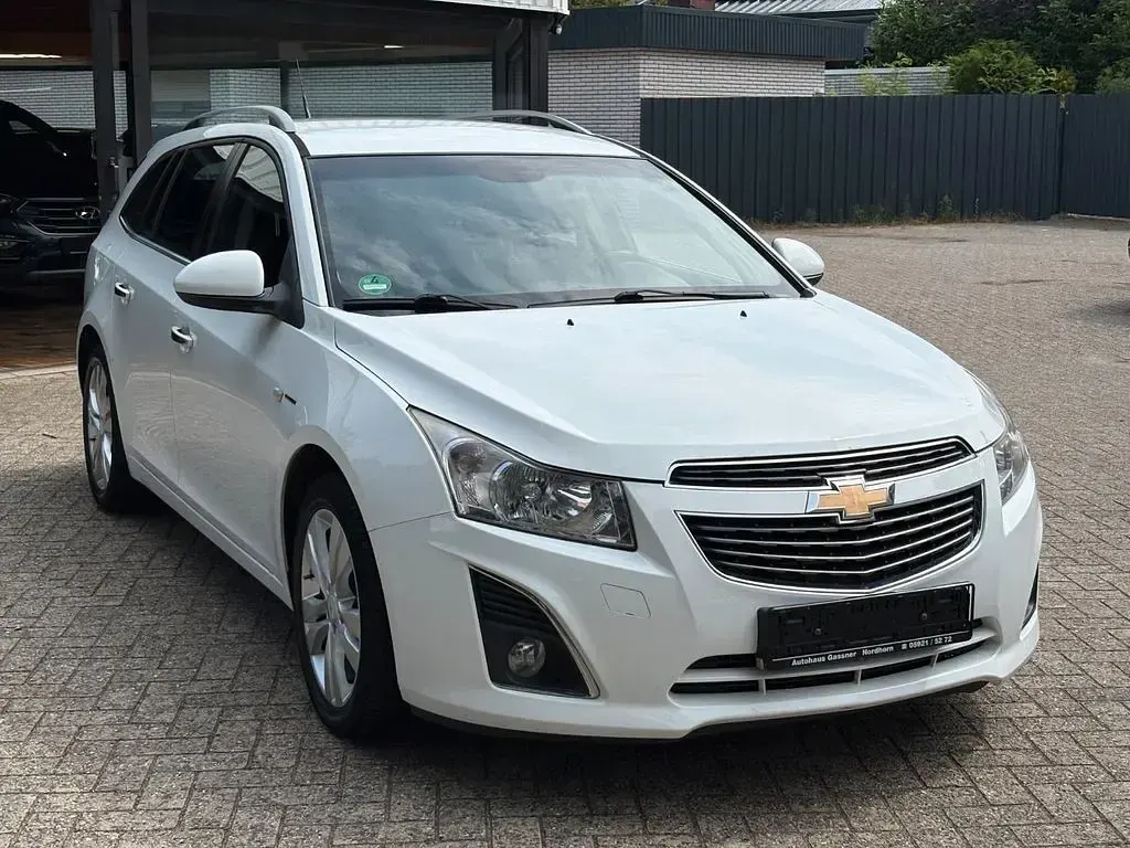 Gebraucht Chevrolet Cruze LTZ 163 PS (119 kW) 2012 Weiß Kombi