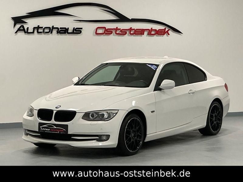 Weiß Gebraucht 2013 BMW 320 Sport Line Coupé | 13.990 € (Fairer Preis) - Bild 1/4