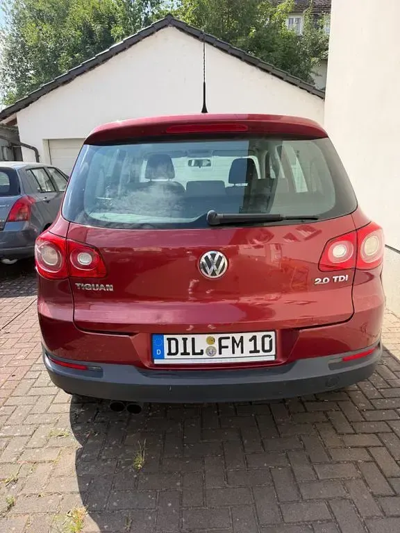 Gebraucht VW Touran Trendline 140 PS (102 kW) 2009 Rot Van / Kleinbus