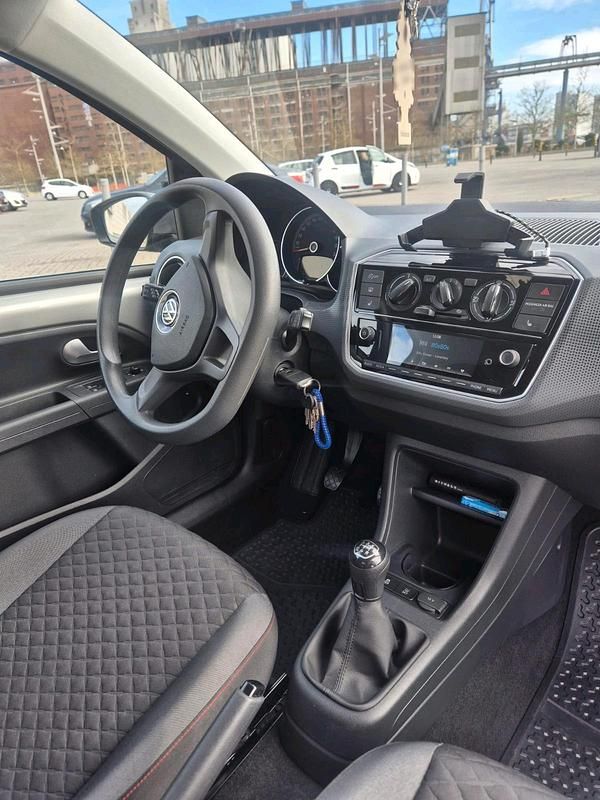 Gebraucht VW up! 68 PS (50 kW) 2019 Silber Kleinwagen