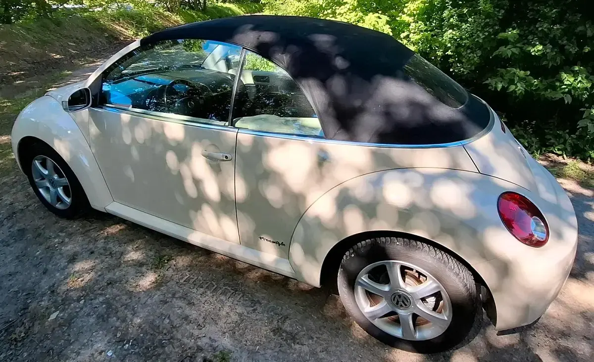 Gebraucht VW New Beetle 75 PS (55 kW) 2009 Gelb Kleinwagen