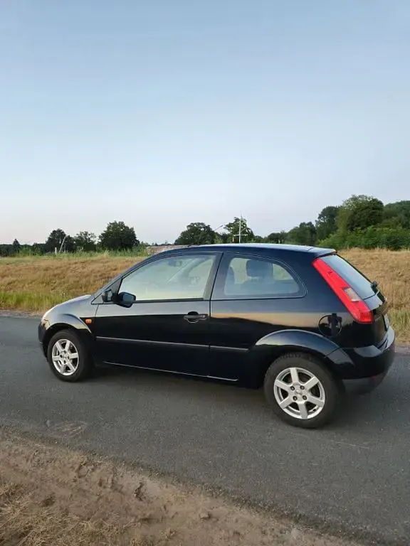 Gebraucht Ford Fiesta 69 PS (50 kW) 2004 Blau Kleinwagen