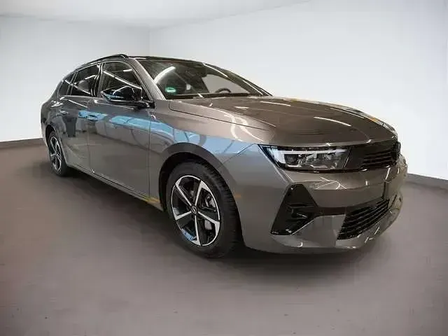 Gebraucht Opel Astra 131 PS (96 kW) 2025 Vulkan grau metallic Kleinwagen