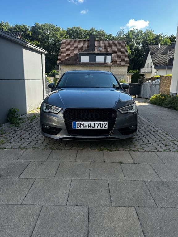 Grau Gebraucht 2013 Audi A3 Ambiente Kleinwagen | 6.999 € (Guter Preis) - Bild 1/4