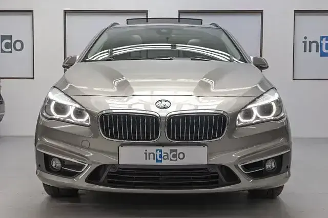 Gebraucht BMW 225 Active Tourer Comfort Edition 231 PS (169 kW) 2015 Silber Van / Kleinbus
