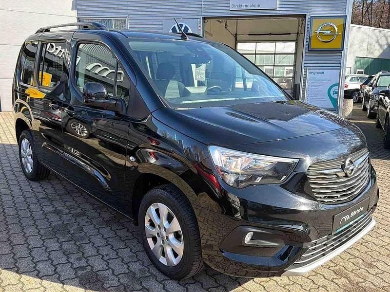 Gebraucht Opel Combo Life Ultimate 131 PS (96 kW) 2023 Diamant schwarz/karbon schwarz Van / Kleinbus