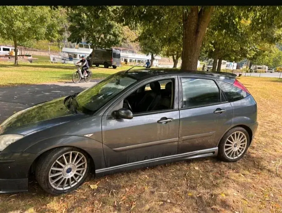 Gebraucht Ford Focus ST 170 PS (125 kW) 2002 Grau Limousine