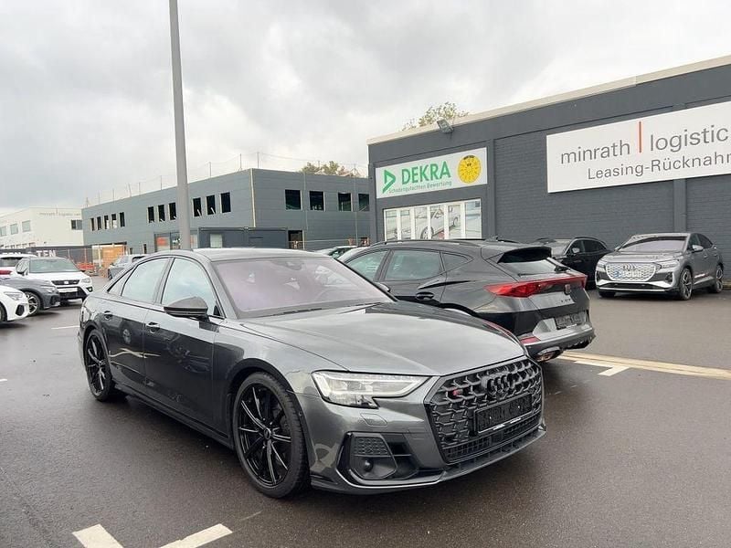 Gebraucht Audi S8 Ambiente 571 PS (419 kW) 2023 Grau Limousine