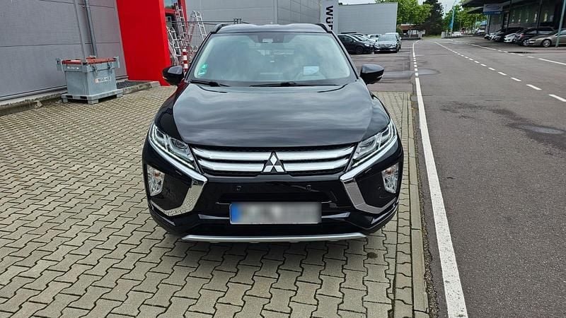 Schwarz Gebraucht 2018 Mitsubishi Eclipse Cross SUV | 15.950 € (Fairer Preis) - Bild 1/4