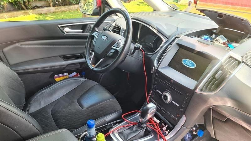 Gebraucht Ford Galaxy Titanium 179 PS (131 kW) 2018 Rot Van / Kleinbus