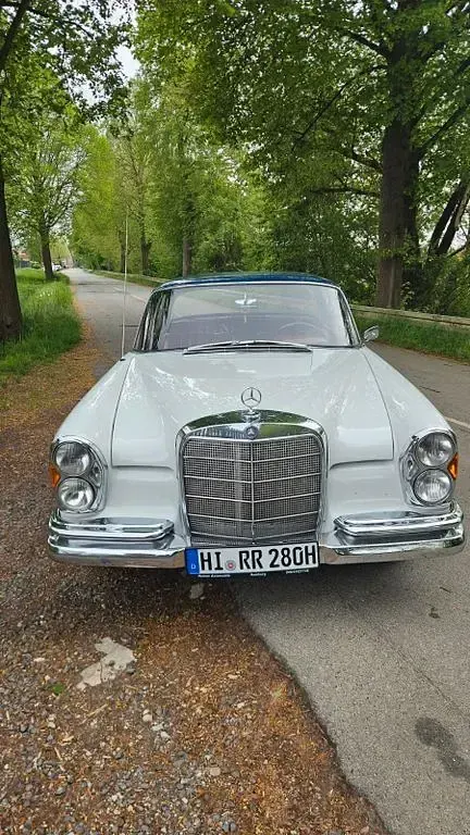 Gebraucht Mercedes S250 160 PS (117 kW) 1966 Weiß Limousine