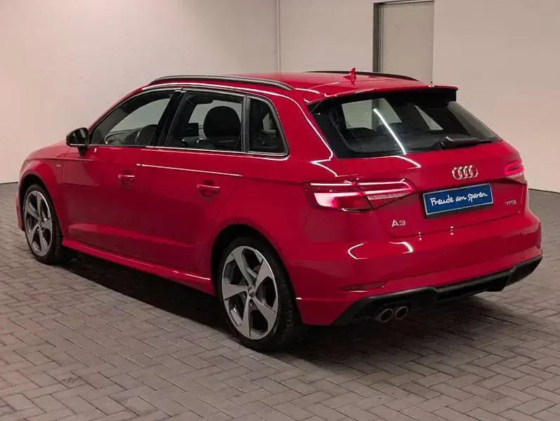 Gebraucht Audi A3 S-Line 150 PS (110 kW) 2017 Rot Limousine