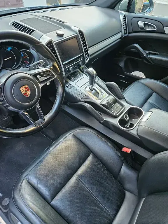 Gebraucht Porsche Cayenne 262 PS (192 kW) 2015 Grau SUV