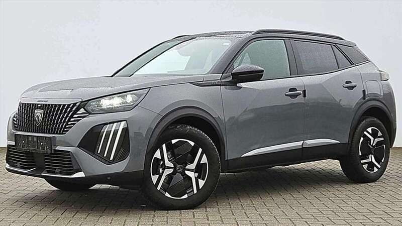 Grau Neu 2024 Peugeot 2008 GT SUV | 29.470 € (Teuer) - Bild 1/4