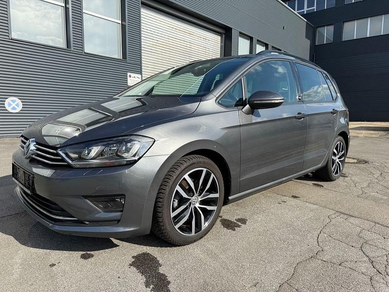 Grau Gebraucht 2017 VW Golf Sportsvan Sound Van / Kleinbus | 16.900 € (Fairer Preis) - Bild 1/4