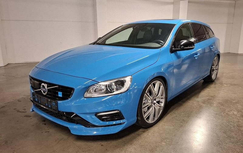 Blau Gebraucht 2017 Volvo V60 Kombi | 29.900 € - Bild 1/4