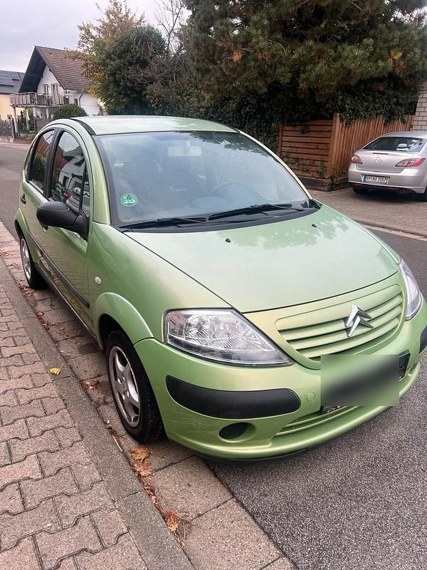Grün Gebraucht 2003 Citroën C3 Kleinwagen | 950 € - Bild 1/4