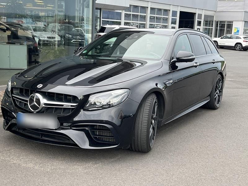Schwarz Gebraucht 2018 Mercedes E63S AMG AMG Kombi | 56.900 € (Fairer Preis) - Bild 1/4