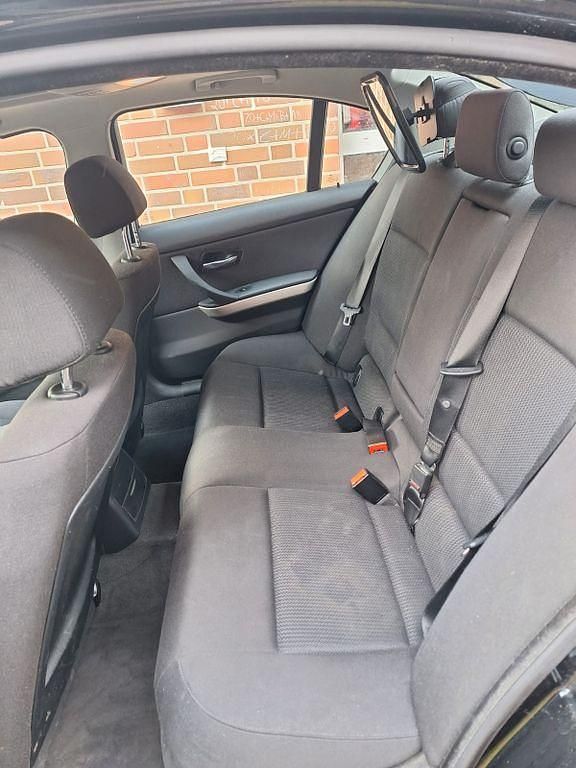 Gebraucht BMW 320 170 PS (125 kW) 2009 Schwarz Limousine