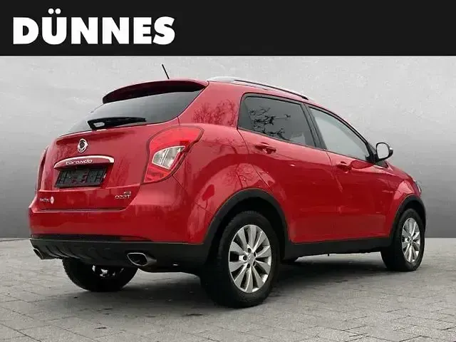 Gebraucht SsangYong Korando Quartz 178 PS (130 kW) 2016 Rot SUV