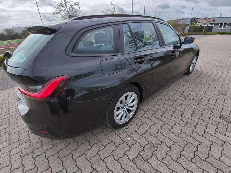 Gebraucht BMW 318 Advantage 150 PS (110 kW) 2022 Schwarz Kombi