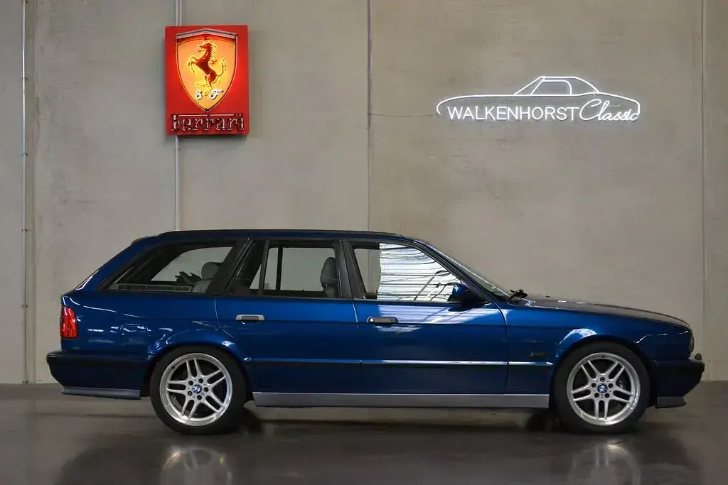 Używany BMW M5 Performance 340 KM (250 kW) 1995 Niebieski Kombi