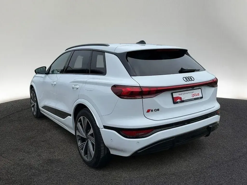 Second-hand Audi SQ6 e-tron Ambiente 359 kW (489 CP) 2024 Alb SUV
