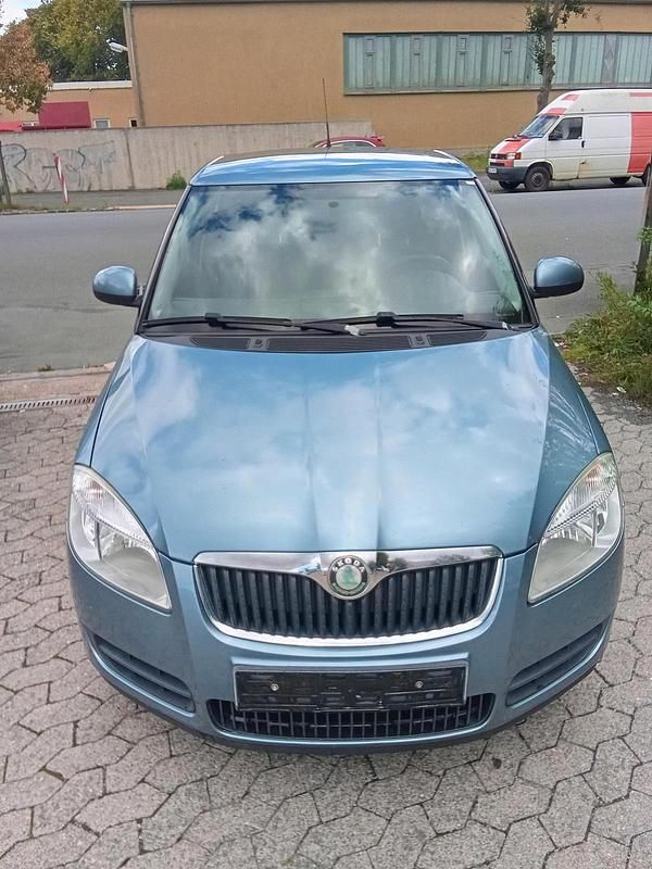 Blau Gebraucht 2009 Skoda Fabia Limousine | 1.000 € (Superpreis) - Bild 1/4