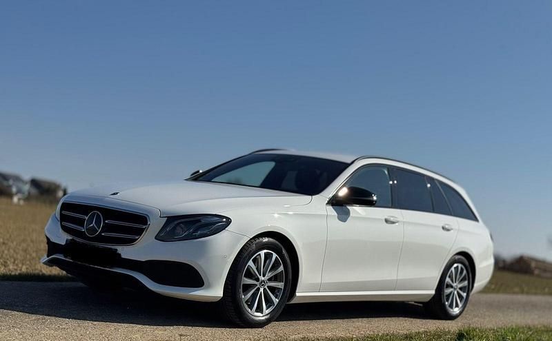 Gebraucht Mercedes E220 Avantgarde 190 PS (139 kW) 2017 Weiß Kombi