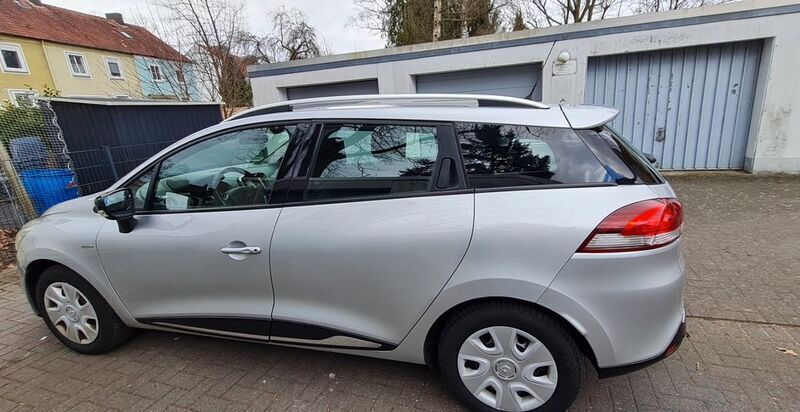 Silber Gebraucht 2016 Renault Clio IV LIMITED Kleinwagen | 6.100 € (Guter Preis) - Bild 1/4