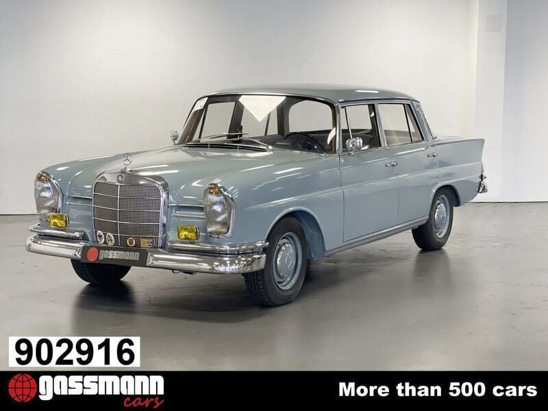 Blau Gebraucht 1963 Mercedes W111 Coupé | 32.900 € - Bild 1/4