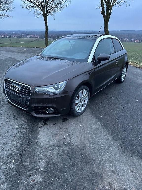 Gebraucht Audi A1 Ambition 105 PS (77 kW) 2011 Braun Kleinwagen
