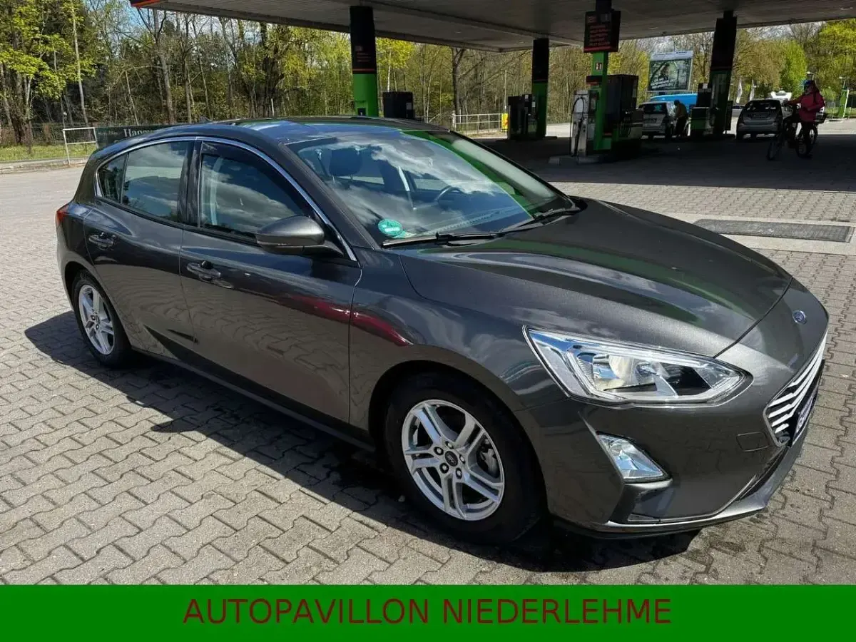 Gebraucht Ford Focus 125 PS (91 kW) 2019 Grau Limousine