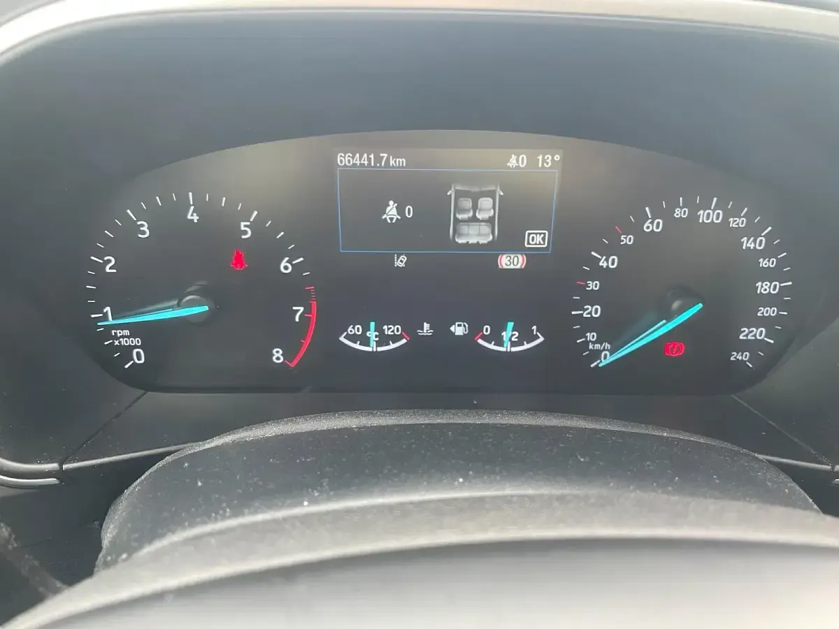 Gebraucht Ford Focus 100 PS (73 kW) 2021 Schwarz Kombi