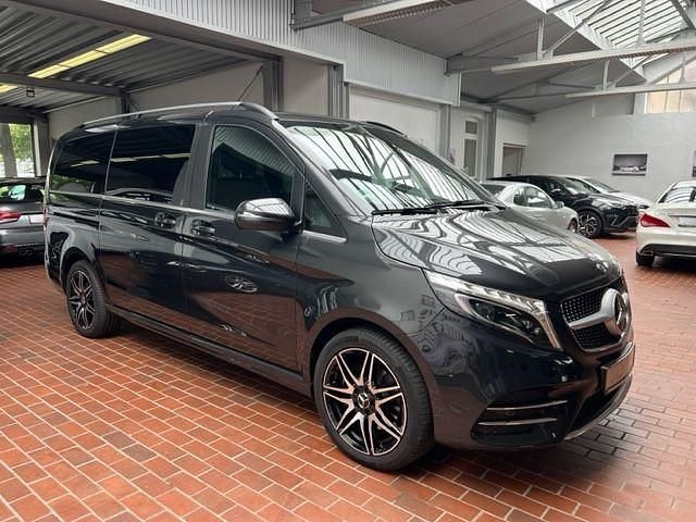 Grau Gebraucht 2019 Mercedes V250 AMG Van / Kleinbus | 49.800 € (Teuer) - Bild 1/4