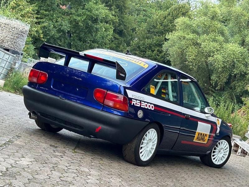 Blau Gebraucht 1996 Ford Escort RS Limousine | 3.700 € - Bild 1/4