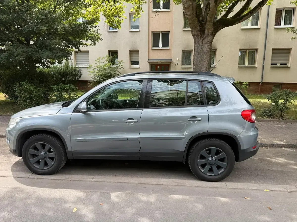 Gebraucht VW Tiguan 140 PS (102 kW) 2008 Grau SUV